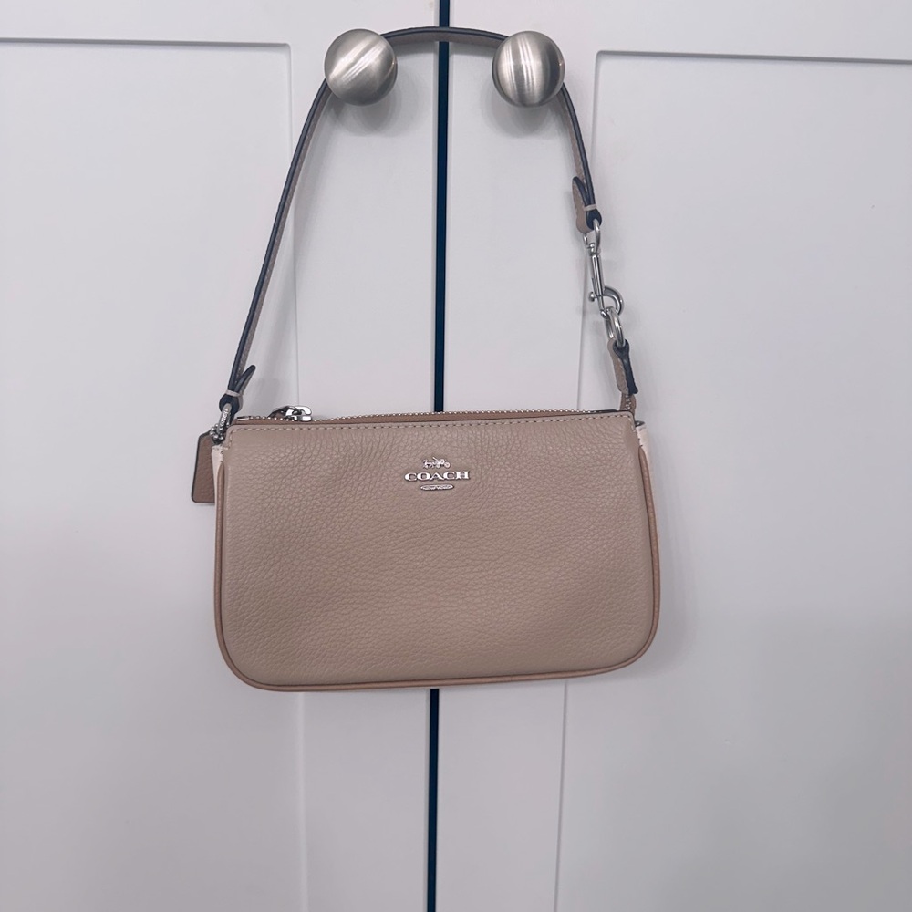 Coach nolita 19